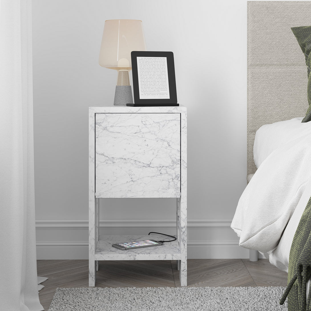 Éjjeliszekrény Ema - Carrara Marble-VASBÚTOR