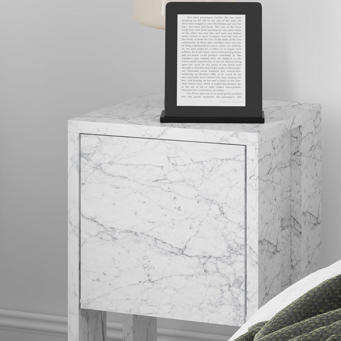 Éjjeliszekrény Ema - Carrara Marble-VASBÚTOR