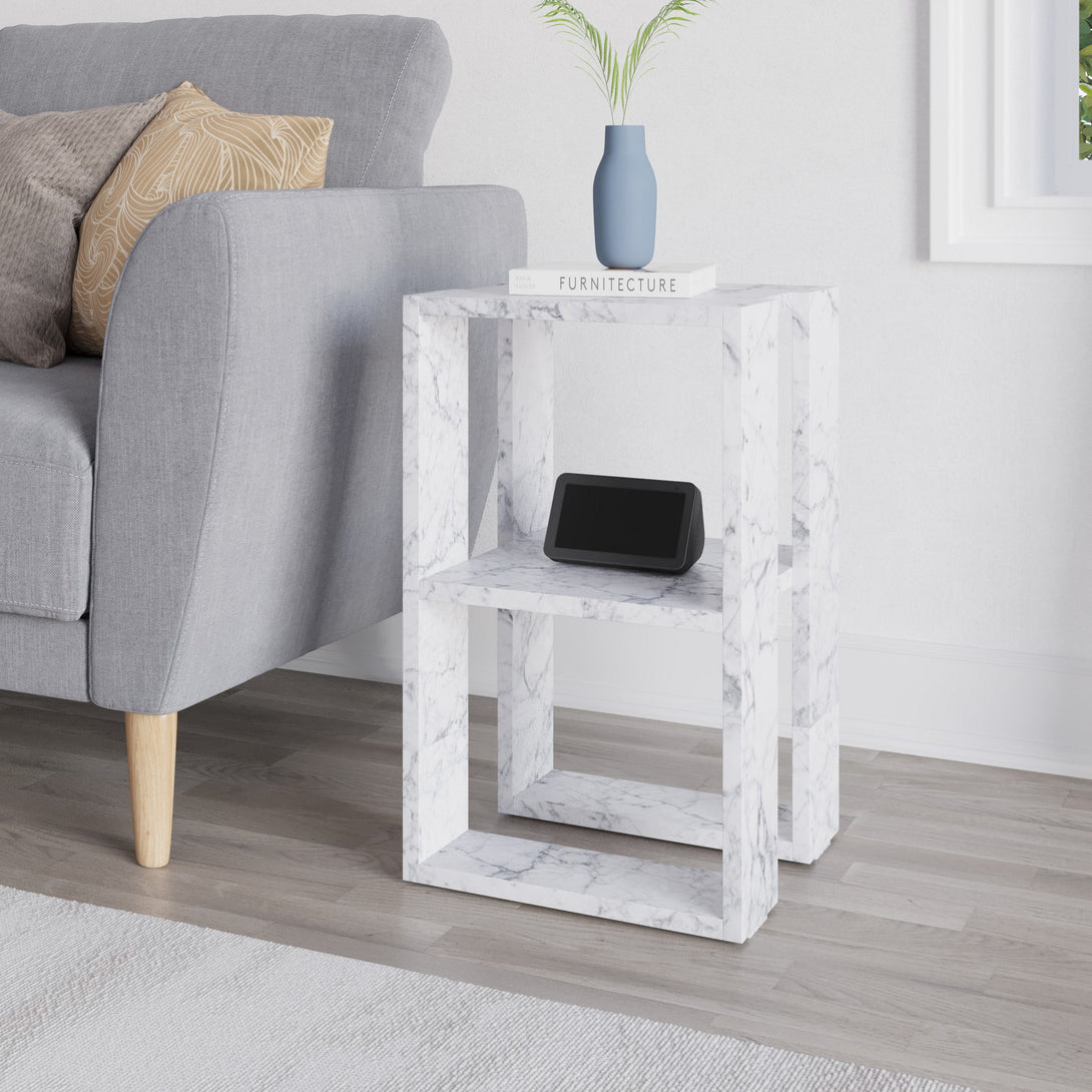 Éjjeliszekrény Lonie - Carrara Marble-VASBÚTOR