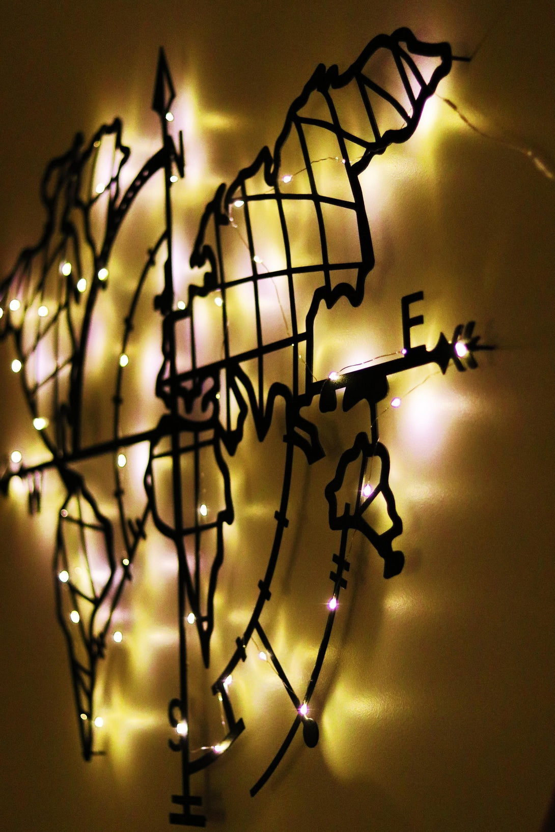 Fém fali dekoráció, World Map Compass Led - Fekete-VASBÚTOR