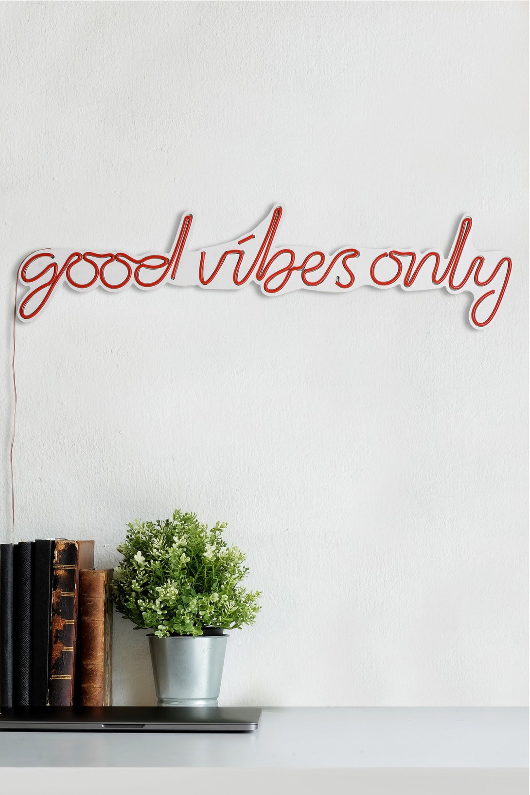 Műanyag LED-es fali dekoráció, Good Vibes Only - Red-VASBÚTOR