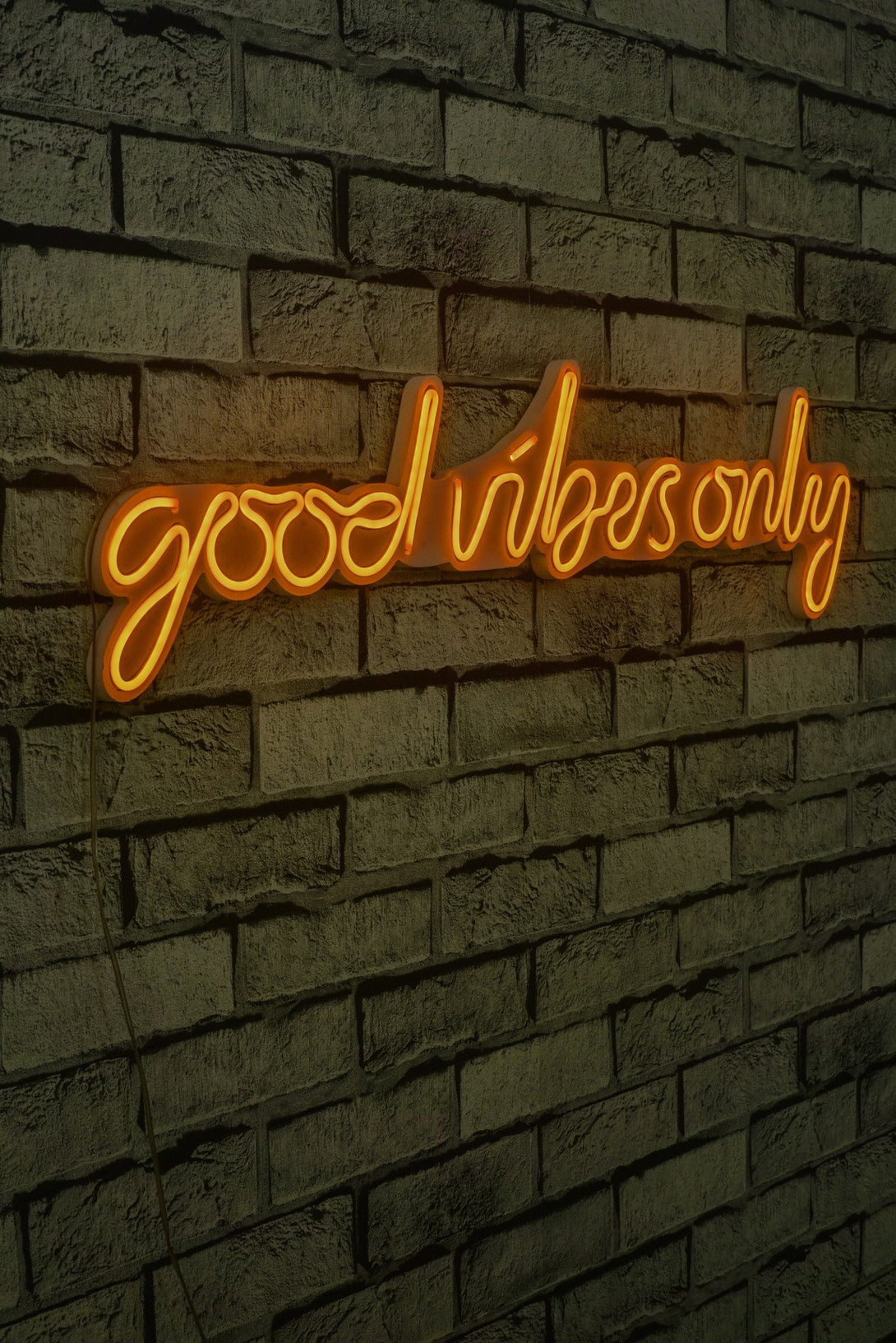 Műanyag LED-es fali dekoráció, Good Vibes Only - Sárga-VASBÚTOR