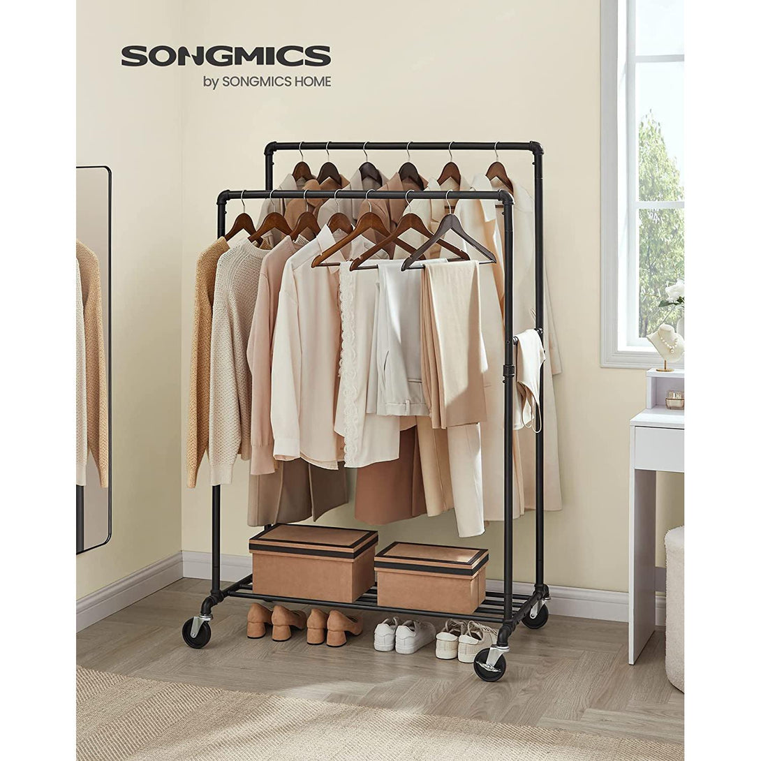 Clothes rack, Heavy-duty metal clothes rack on wheels, can be loaded up ...